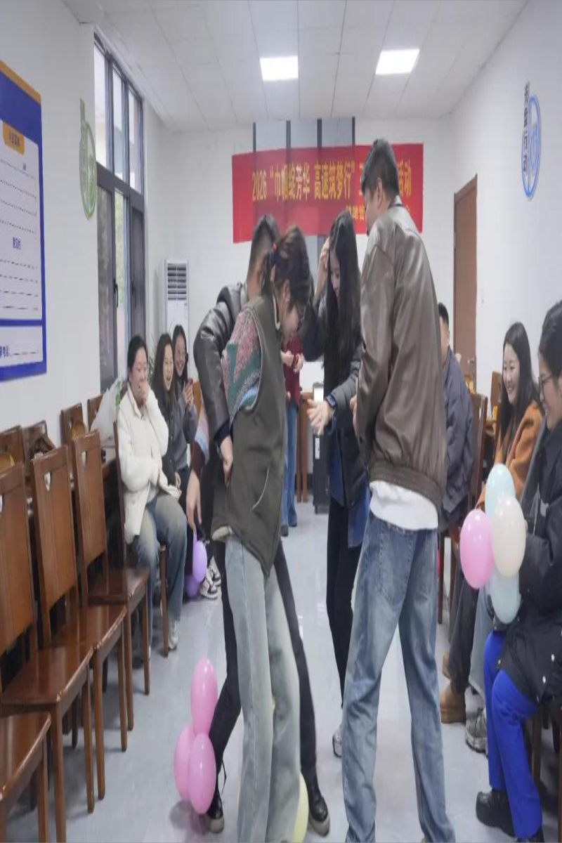 巾帼绽芳华 高速筑梦行