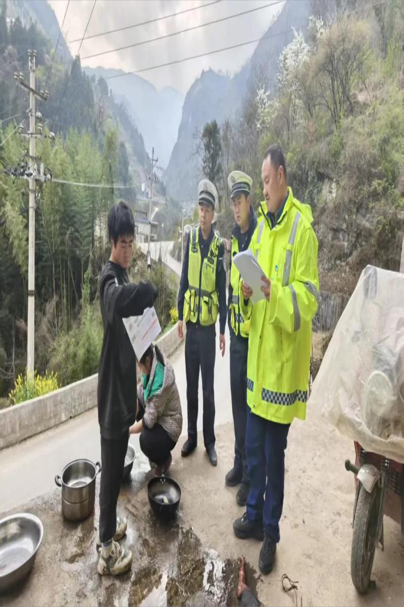 禁止行人上高速 莫用生命走“捷径